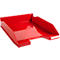 Plateau rouge en plastique, légèrement incliné.