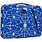 Bagage bleue avec motif floral blanc. Comprend une fermeture éclair, une poignée noire et un écusson avec logo.
