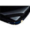 Ordinateur portable dans un étui, sangle noire, surface bleue à motifs floraux.