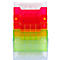 Multicolor plastic wandfile, transparant. Helder aan de bovenkant, dan roze, rood, oranje en groen. Elke laag heeft een bak.