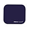 Dunkelblaues Mousepad mit abgerundeten Ecken. Unten rechts Logo von Fellowes Microban.
