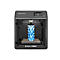 Flashforge Adventurer 5M Pro 3D-Drucker mit einem gedruckten blauen Schmetterlingsobjekt auf der Druckplattform.