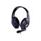 Schwarzes Gaming-Headset mit blau gepolsterten Ohrhörern und klappbarem Mikrofon vor weißem Hintergrund.