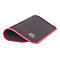 Ein schwarzes Mousepad mit roter Umrandung. Es ist zur HÃ¤lfte gefaltet, mit rotem Logo.