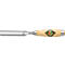 Un ciseau, avec manche en bois et logo. La lame est argentée et porte un logo.