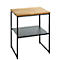 Table d'appoint carrée avec plateau en bois et étagère en métal, cadre noir.