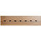 Houten plank met rij van 7 zwarte knoppen, verdeeld.