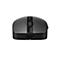 Schwarze kabellose Gaming-Maus in Frontansicht mit sichtbarem USB-C-Anschluss an der Vorderseite.