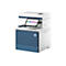 Ein weißer HP Multifunktionsdrucker mit blauen Frontpaneelen und einem Touchscreen-Display steht isoliert auf weißem Grund.
