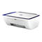 Une imprimante HP blanche avec des accents bleus sur fond blanc. Le logo HP est visible sur le boîtier.