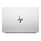 Geschlossenes silbernes HP-Laptop mit HP-Logo.