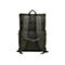 Rucksack von hinten, olivgrün, mit verstellbaren Schultergurten und schwarzem Griff. Netzstruktur am Rücken, graue Schnallen.