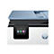 Gros plan d'une imprimante multifonction HP blanche, avec un couvercle bleu-gris et un panneau de commande tactile. L'écran affiche les icônes Menu, Copier, Numériser et autres.