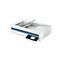Weißer HP ScanJet Enterprise Dokumentenscanner mit Touchscreen-Bedienfeld und eingelegtem Papier.