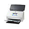 Ein weißer HP-Scanner mit geöffnetem Deckel, einem Bildschirm und einem herausragenden Dokument. Auf dem Bildschirm sind Optionen wie 'To Computer' und 'To E-mail' zu sehen.