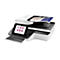 Ein weißer HP-Scanner mit Tablet, Papier und Tastatur. Das Tablet zeigt Scan-Optionen an. Auf dem Scanner liegt Papier mit Text.