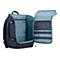 Offener schwarzer Rucksack mit hellblauem Innenfutter, mehreren Staufächern und Netztaschen.