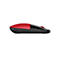 Seitenansicht einer Computermaus in Schwarz und Rot. Die Maus hat ein rotes Oberteil und eine schwarze Unterseite. Auf der Seite ist ein roter Knopf zu sehen.