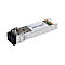 Ein silberner SFP-Transceiver, der Details wie Anschlüsse und Beschriftungen zeigt.