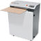 HSM ProfiPack ecoChip kartonverwerker met een vel karton erin, op een witte achtergrond.