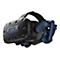 Schwarzes VR-Headset mit blauen Akzenten. Auf der Vorderseite steht „VIVE“. Das Headset hat eine Kopfbandbefestigung.