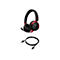 Schwarzes und rotes Headset mit Mikrofon und USB-Kabel, auf weißem Hintergrund.