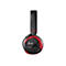 Schwarzer und roter Kopfhörer, mit „HyperX“-Logo, Detailaufnahme.