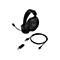 Schwarzes Gaming-Headset mit Mikrofon und USB-C-Kabel. Auf dem Ohrpolster das Logo.