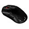 Souris d'ordinateur noire, avec des accents rouges et une structure en nid d'abeille sur la surface.