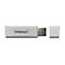 Une clé USB argentée avec le capuchon retiré sur fond blanc. La clé indique "(Intenso)®".
