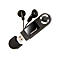 Schwarzer Intenso MP3-Player mit USB-Stecker, Display und angeschlossenen In-Ear-Kopfhörern vor weißem Hintergrund.