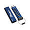 Blauer, verschlüsselter USB-Stick mit Tastatur, daneben die Abdeckung. Auf dem Stick steht "datAshur PRO".