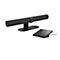 Schwarze Soundbar und Tablet. Soundbar mit Logo, Tablet angeschlossen. Beide auf weißem Hintergrund.