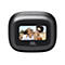 Schwarze JBL-Actioncam mit Bildschirm, zwei lachende Frauen im Bild, blauem Himmel. Logo unten rechts.