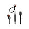 Schwarze JBL-In-Ear-Kopfhörer mit USB-C-Anschluss, Kabelfernbedienung und metallisch glänzenden Gehäusen.