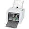 Witte papiervouwer met open lade, papiertoevoer en bedieningspaneel.