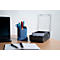 Bureau avec bloc-notes, porte-stylo, fichier de cartes et ordinateur portable. Le fichier de cartes est ouvert.