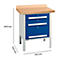Werkbank mit Holzplatte, blauen Schubladen und silbernen Griffen, Masse: 840 mm hoch, 700 mm tief, 750 mm breit.
