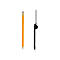 Crayon jaune et télécommande noire sur fond blanc. Le crayon est taillé, la télécommande a des boutons.