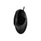 Schwarze Computermaus vor weißem Hintergrund. Die Maus hat eine ergonomische Form, eine mittlere und zwei Seitentasten.
