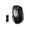 Drahtlose Computermaus und USB-Empfänger auf weißem Hintergrund. Die Maus ist schwarz mit einem Scrollrad und dem Kensington-Logo.
