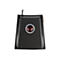 Unterseite einer dunklen Computermaus mit roter Trackball-Kugel auf weißem Hintergrund.