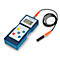 Blaues Beschichtungsmessgerät mit Display, Kabel und Messspitze. Auf dem Display steht "0".