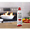 Kidde Flame Out Feuerlöschspray auf einer Küchenarbeitsplatte vor brennender Pfanne.