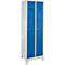 Ein weisser Stahlschrank mit zwei blauen Türen. Auf den Türen sind Lüftungsschlitze und Knöpfe angebracht.