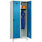 Kleiderspind C+P Evolo Plus, 2 Abteile, 400 mm Abteilbreite, mit Füßen, Anschlag rechts, B 800 x T 500 x H 1950 mm, Drehriegel, lichtgrau/lichtblau