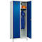 Kleiderspind C+P Evolo Plus, 2 Abteile, 400 mm Abteilbreite, mit Füßen, Anschlag rechts, B 800 x T 500 x H 1950 mm, Zylinder, lichtgrau/enzianblau