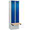 Kleiderspind C+P Evolo Plus, 2 Abteile à 300 mm Breite, Sockel, schwebende Sitzbank, B 600 x T 815 x H 1950 mm, Drehriegel, lichtgrau/enzianblau
