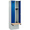 Kleiderspind C+P Evolo Plus, 2 Abteile à 300 mm Breite, Sockel, schwebende Sitzbank, B 600 x T 815 x H 1950 mm, Zylinder, lichtgrau/enzianblau