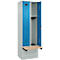 Kleiderspind C+P Evolo Plus, 2 Abteile à 300 mm Breite, Sockel, schwebende Sitzbank, B 600 x T 815 x H 1950 mm, Zylinder, lichtgrau/lichtblau